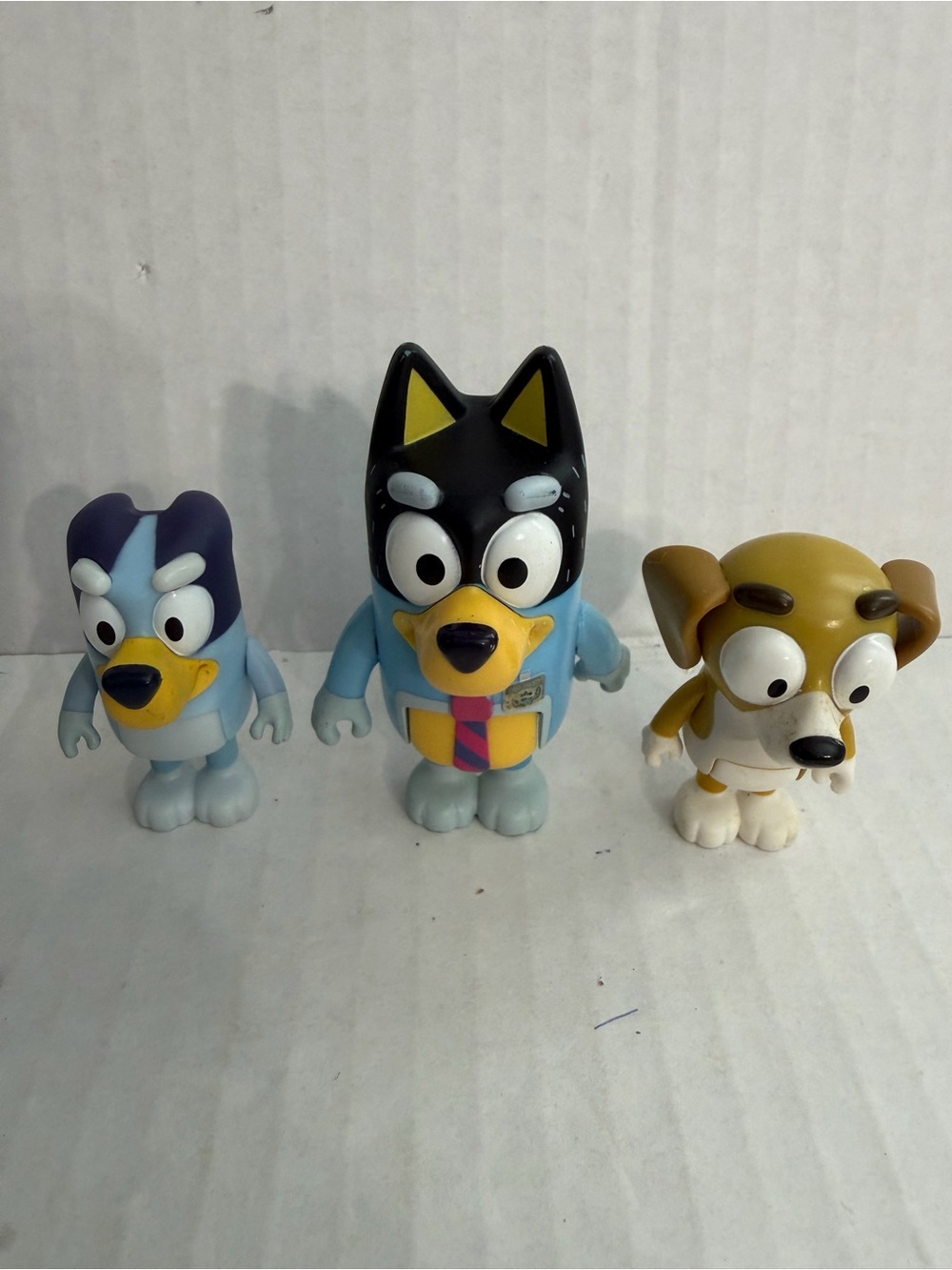 Bluey, Bandit (Dad), & Honey Beagle Poseable Figures